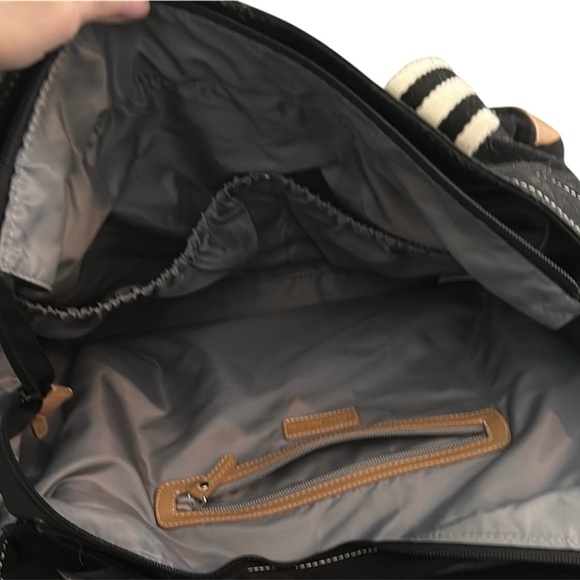 Striped diaper bag with removable shoulder strap and side pockets - Picture 6 of 6